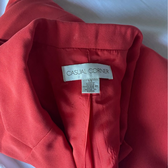 Casual Corner Women’s Red Suit - Picture 4 of 6
